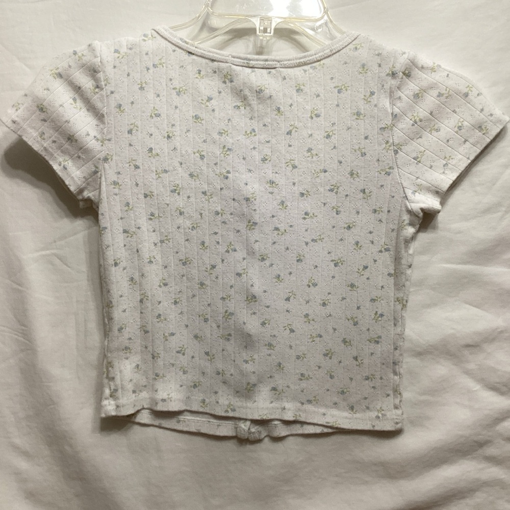 💚Brandy Melville White Floral Button Down Shirt - Picture 5 of 8